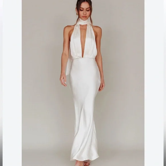 Selfie Leslie White Halter Maxi Dress - Picture 6 of 6